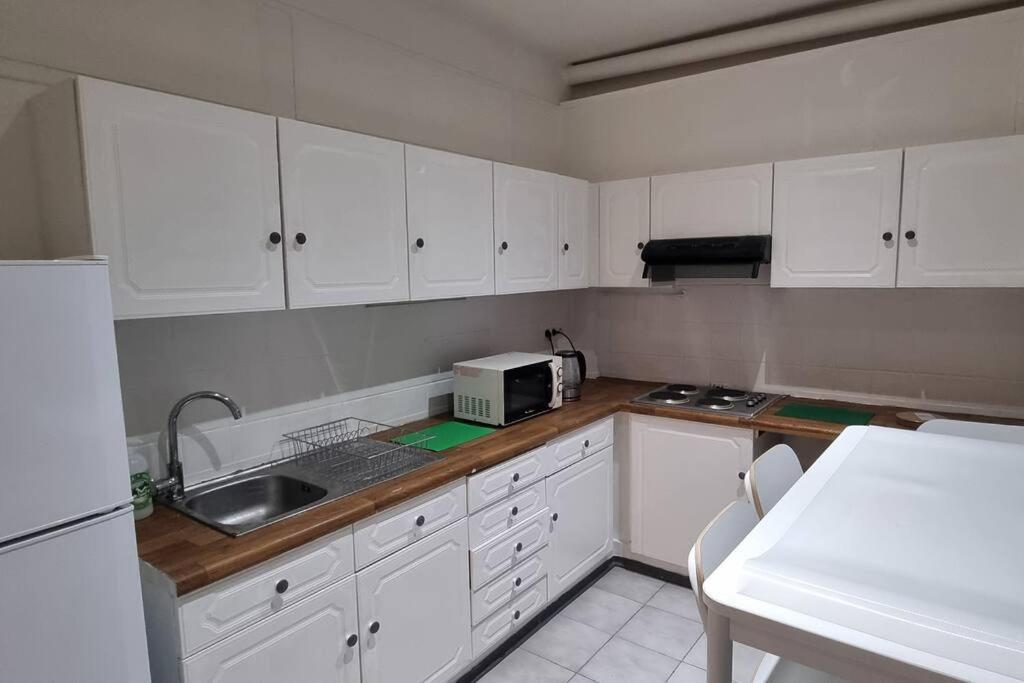 Worker's - 2 Bedrooms & Court Yard - Smooth Appartement *