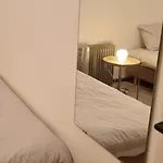 Worker\'S Lodge - 2 Bedrooms & Court Yard - Antwerp Smooth Stays