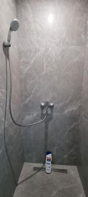 Worker's - 2 Bedrooms & Court Yard - Smooth Apartment Antwerpen