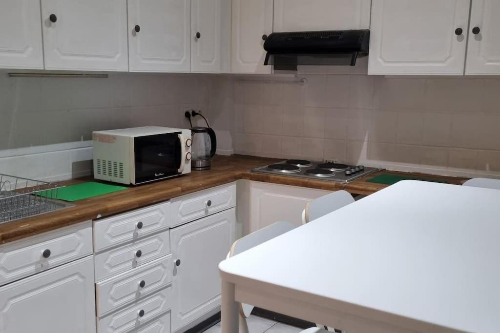 Worker's - 2 Bedrooms & Court Yard - Smooth Apartment